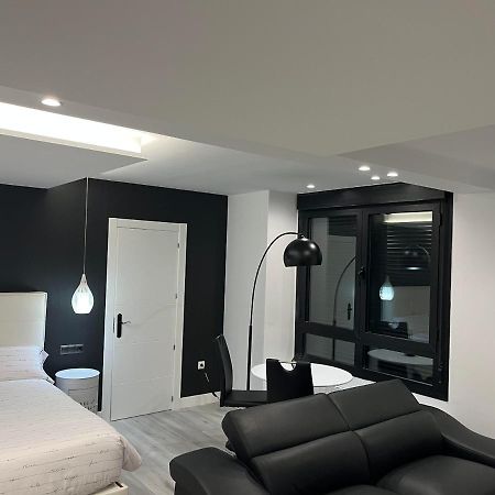 Black And White Suite "La Marinera" Castro Urdiales Luaran gambar